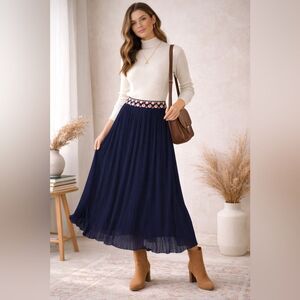 Anthropologie Dear Creatures Pleated Midi Skirt Navy Red White Pattern Waist M